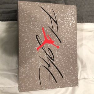 Air Jordan 4 Taupe Haze 900